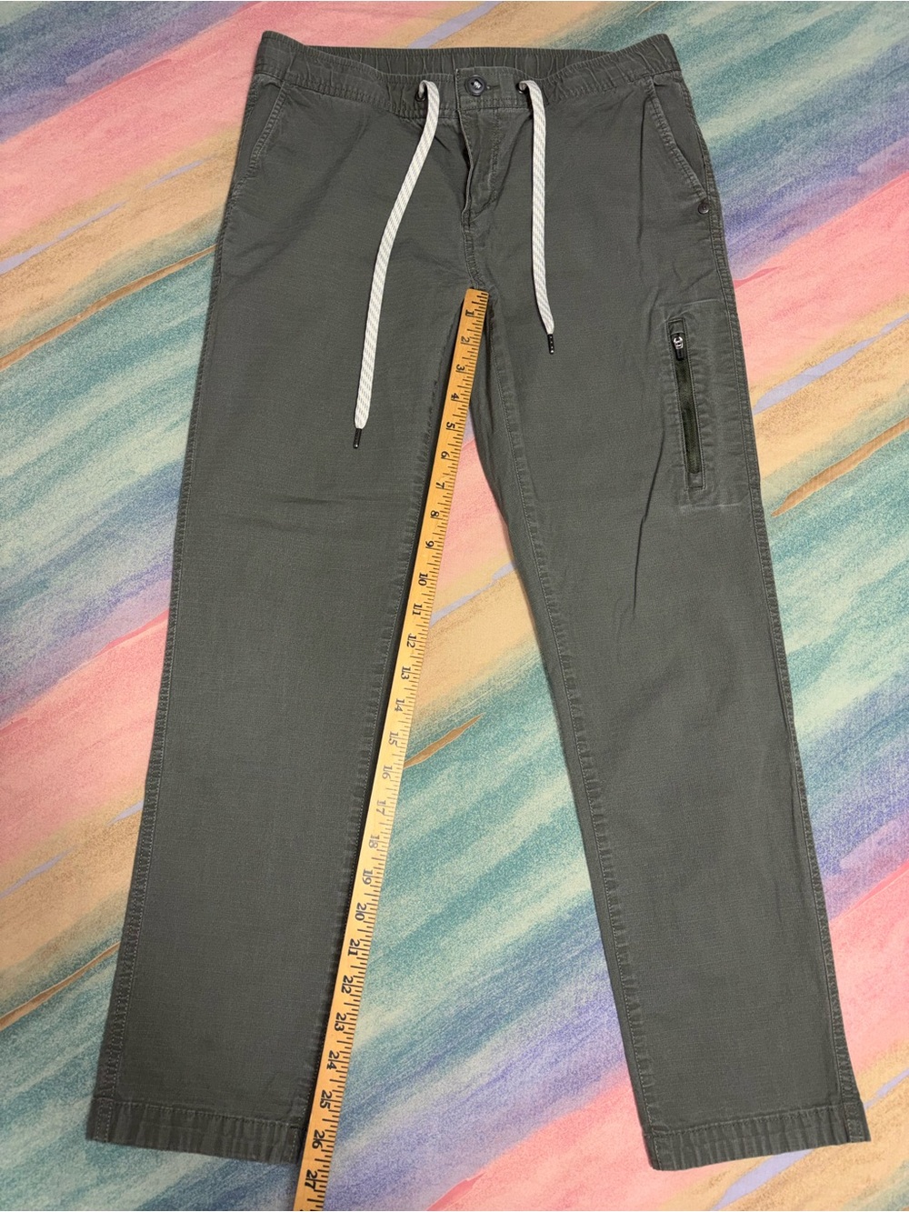 Vuori Ripstop Pants Women’s size M DuraTerra Army Green MId-Rise Hiking Outdoor - Picture 6 of 8